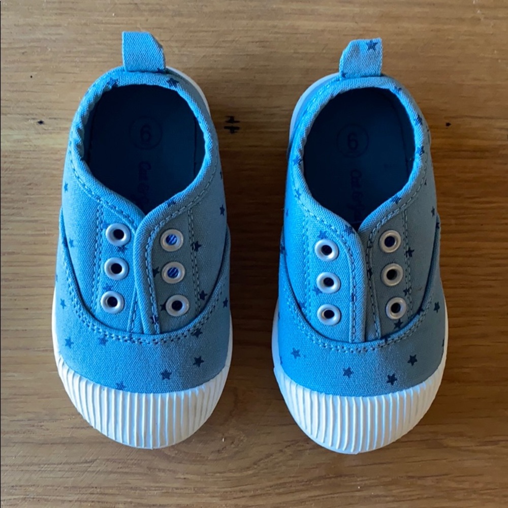 Star sneaker Toddler 6T Cat & Jack